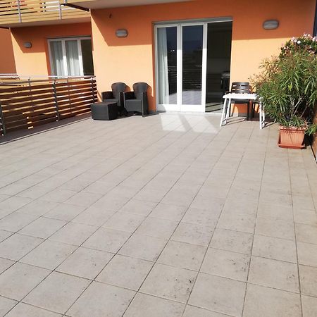 Appartamento La Terrazza 加尔达湖滨 外观 照片